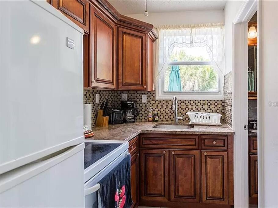 Charming Studio Unit Across From Lido Key Beach Sarasota megye Kültér fotó